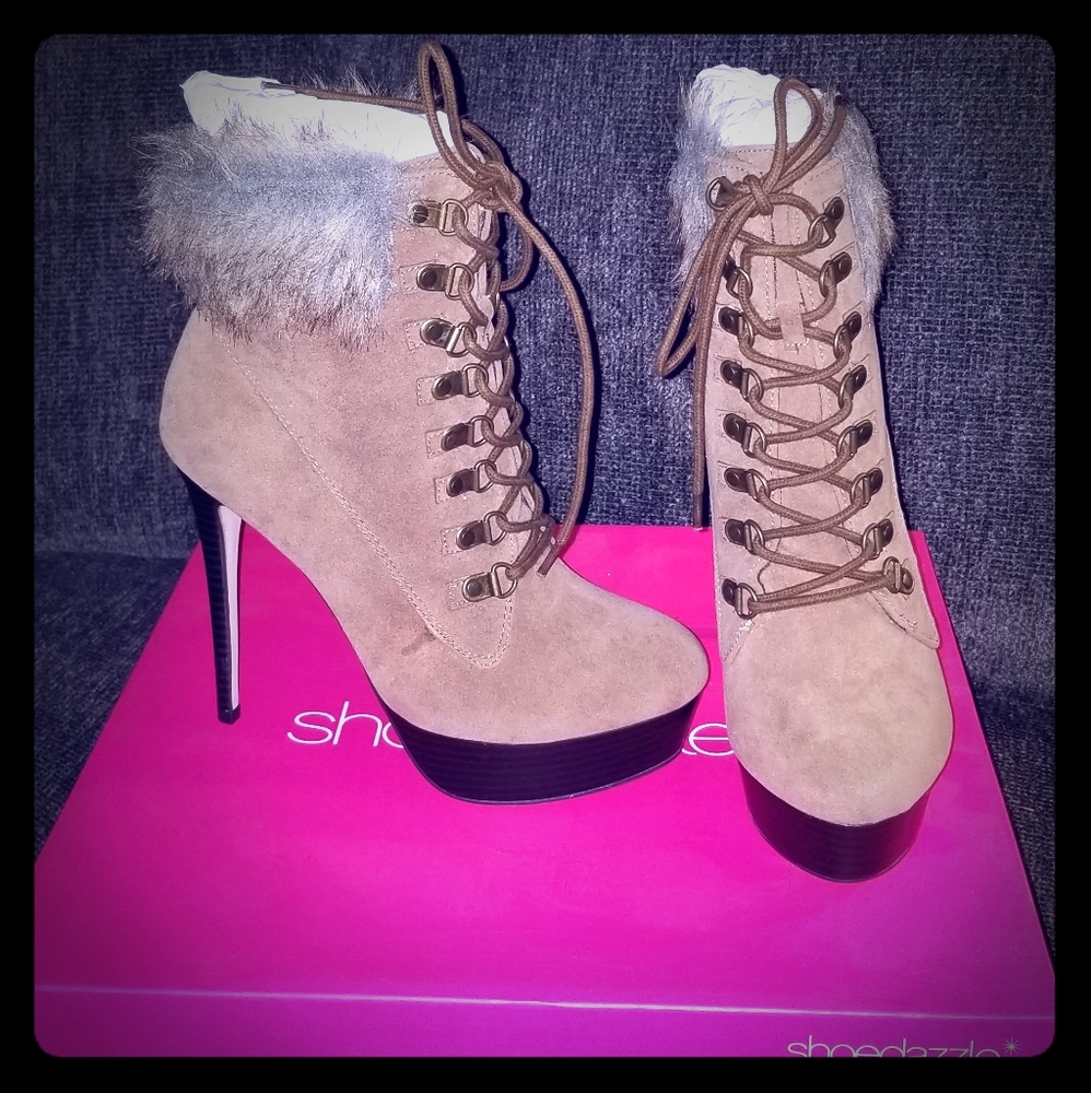 🆕️🆕️ SUPER SEXY STILETTO BOOTIE W/FAUX FUR